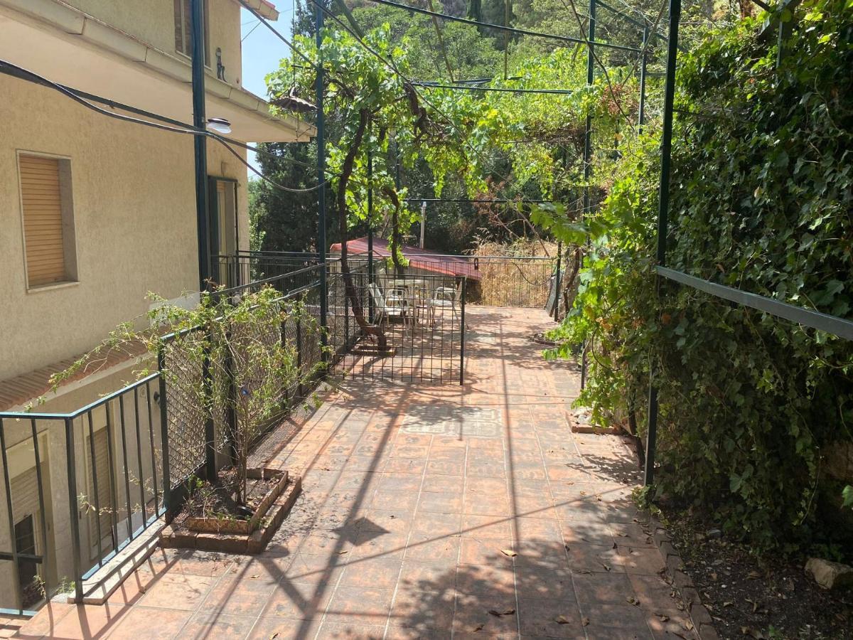 Mi 'Ffaciu E Mi Ricriu Casa Vacanze Castelmola Bagian luar foto